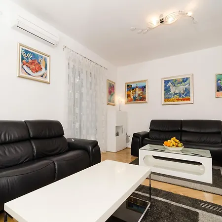 Iva - Two-bedroom With Balcony And View Dubrovnik