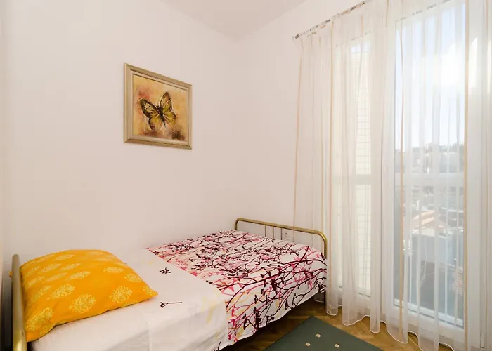 Iva 31 - Two-bedroom With Balcony And View 아파트