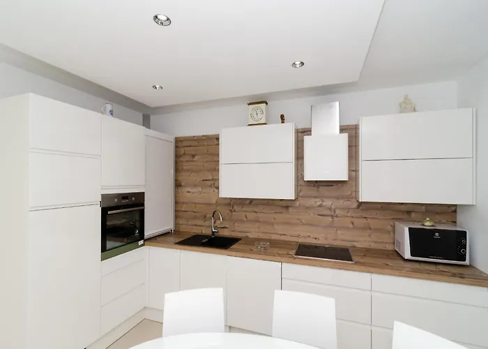 아파트 Iva 31 - Two-bedroom With Balcony And View *