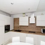 아파트 Iva 31 - Two-bedroom With Balcony And View *